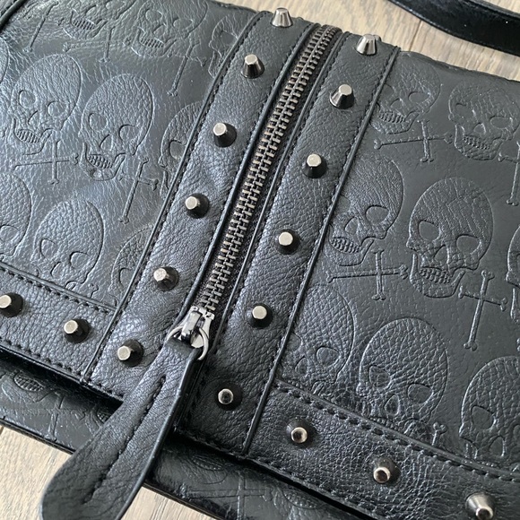 Cross and Skull Crossbody Bag - Picture 6 of 12